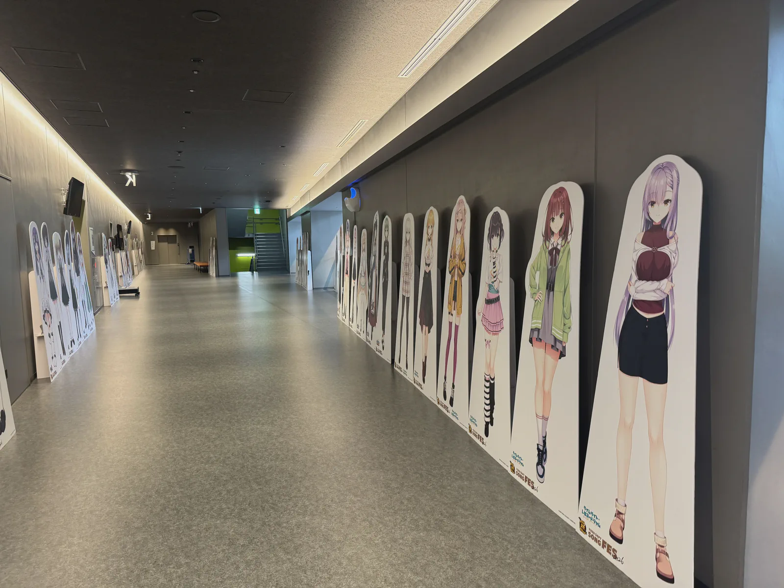 等身大パネル全体像