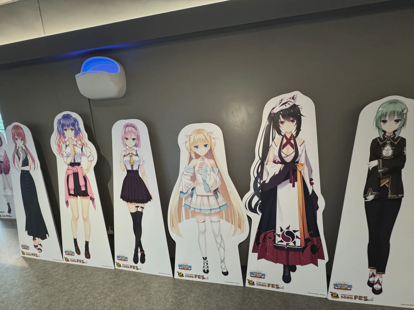 等身大パネル: 天使騒々